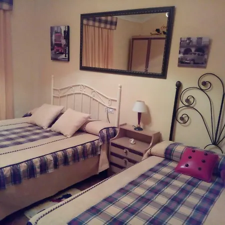 Plaza Del Pacifico La Bazana * جيريز دي لوس كاباليروس